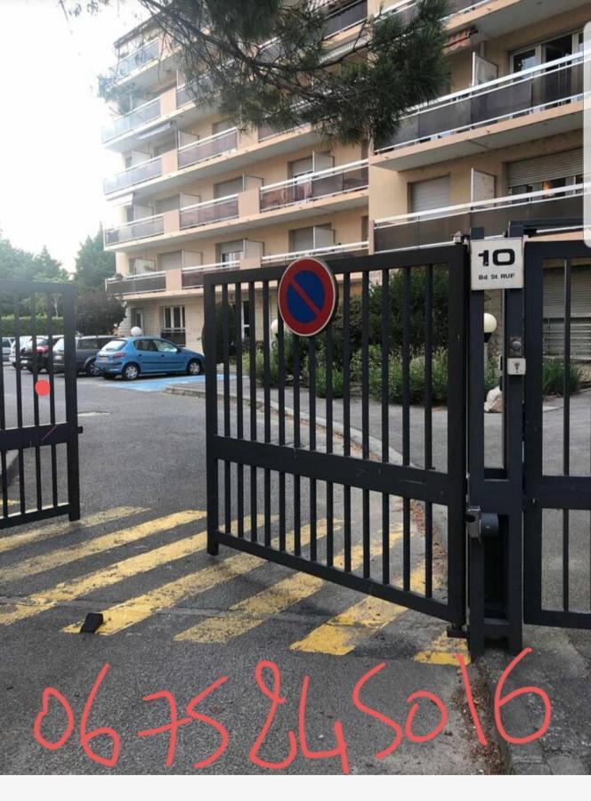 A 2 Pas Du Palais Free Parking Apartment Avignon Exterior photo